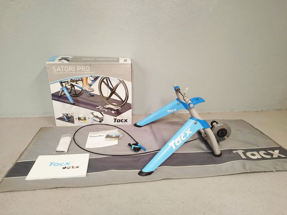 Rolo de Treino TACX com todos os acessórios (rodas 26" a 28")