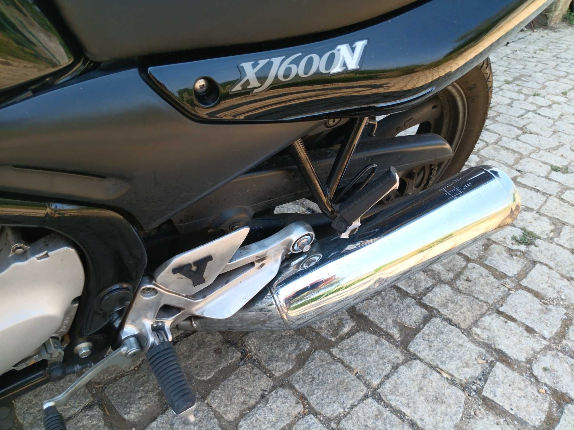Moto Yamaha XJ600N