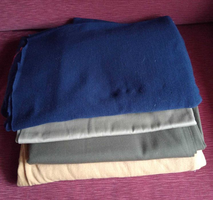 Відрізи різних тканин, різних розмірів, різних фактур.