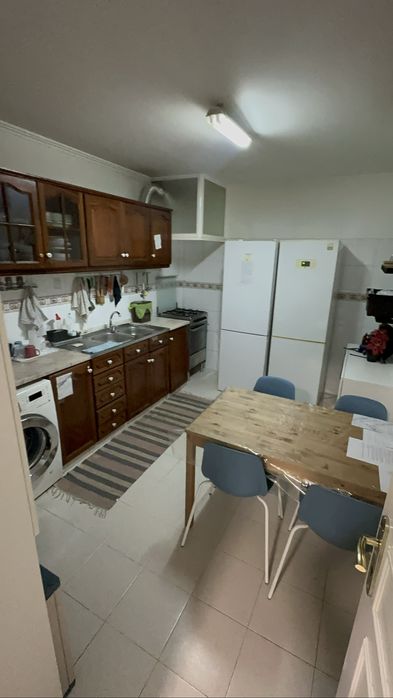 QUARTO casal Tapada das Mercês 8 min. da estação