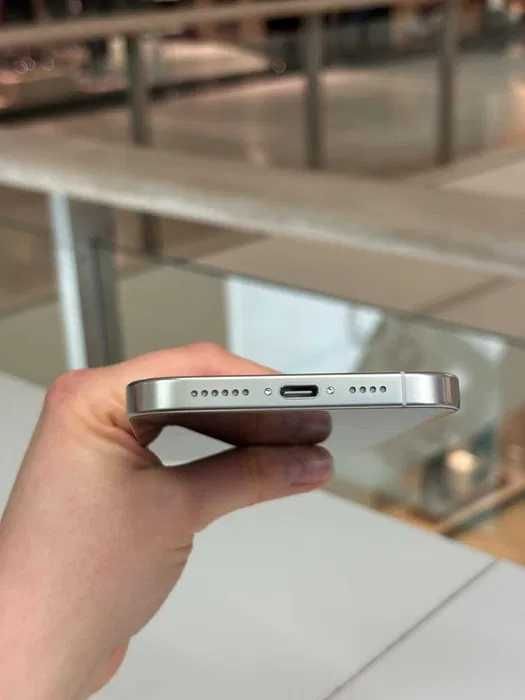 iPhone 16 Pro Max 256 GB White Titanium
