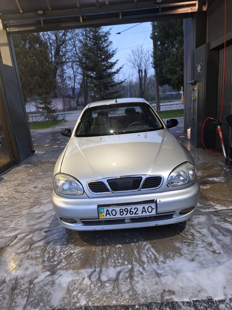 Daewoo  Lanoos  1. 5