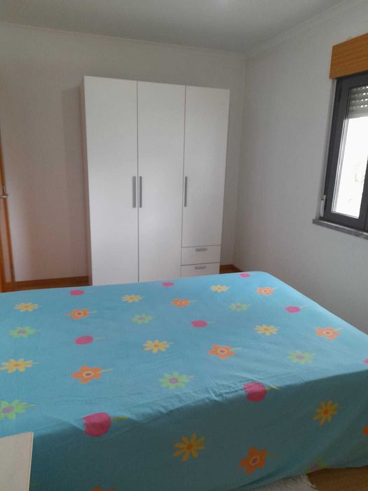 Quarto com Casa de Banho