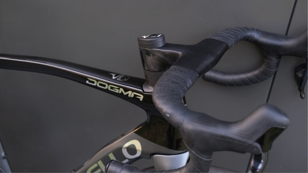 Новий шосейний велосипед Pinarello Dogma X Dura Ace Di2 (2025)
