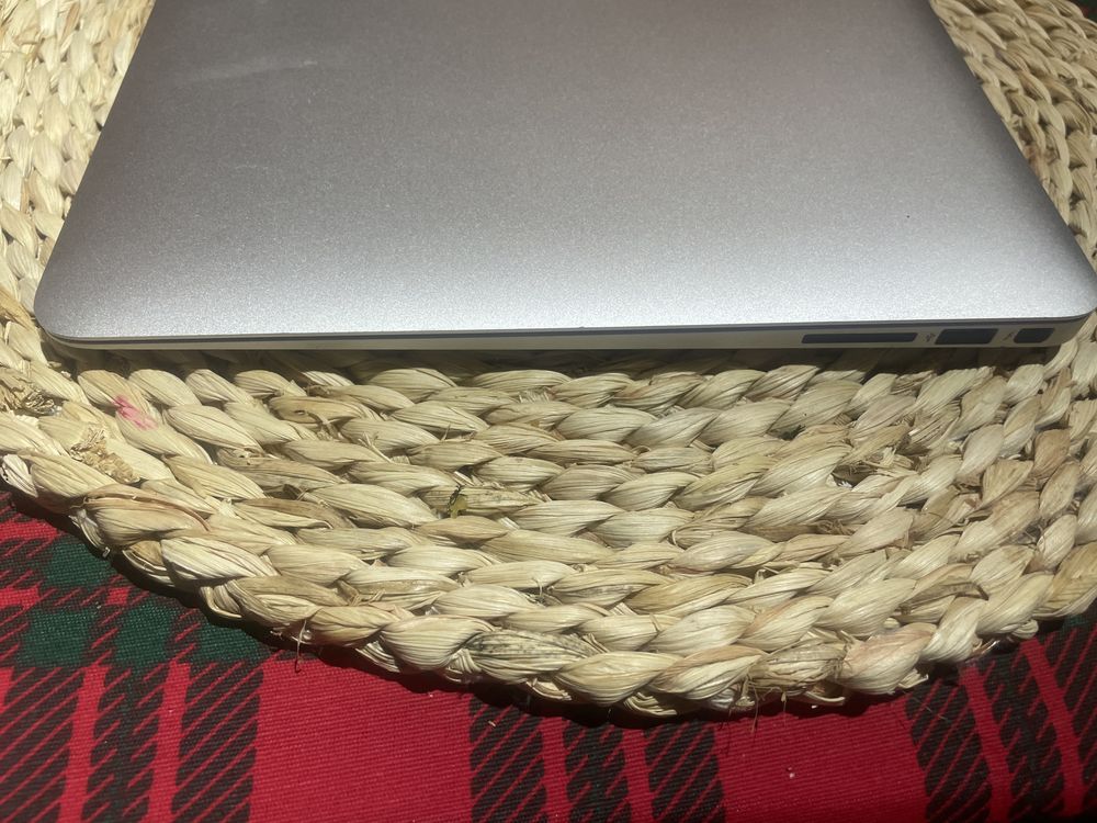MacBook Air  13  256 i7 2014