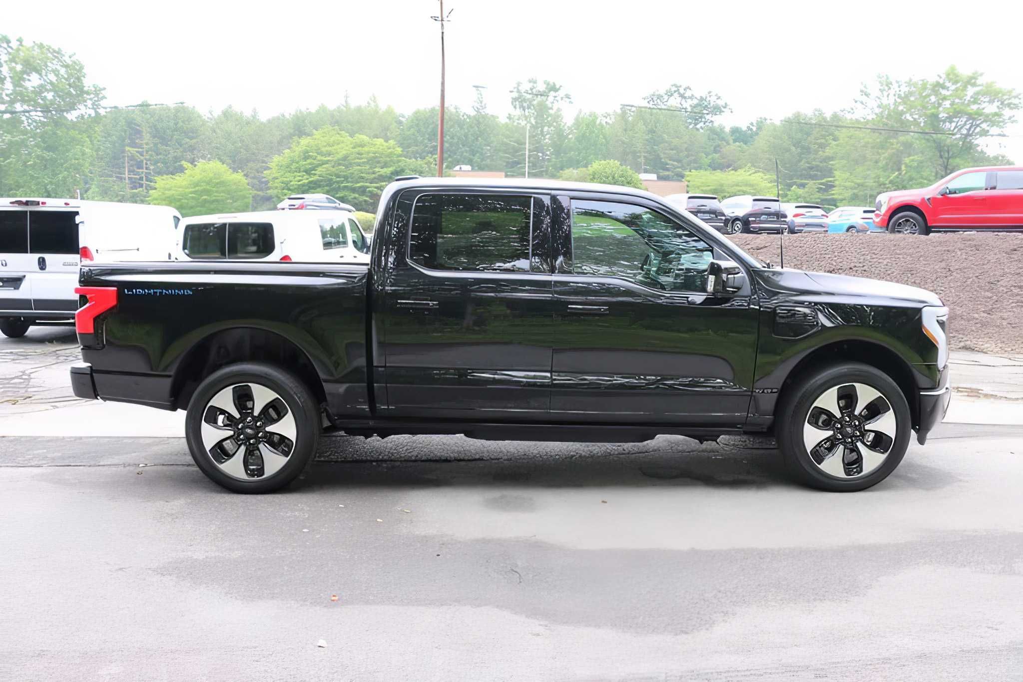 2023 Ford F-150 Lightning Platinum