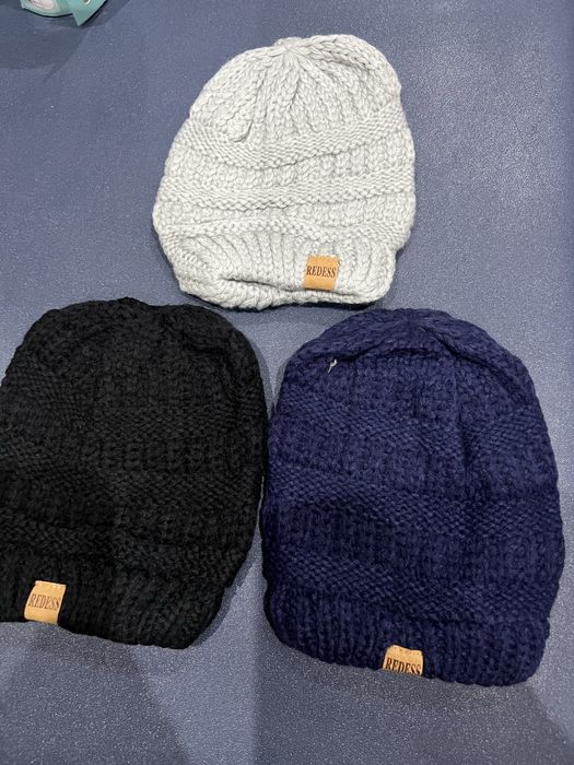 Zestaw cieplych czapek dla chlopca