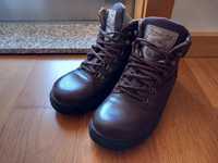 Bota cano medio Scouts