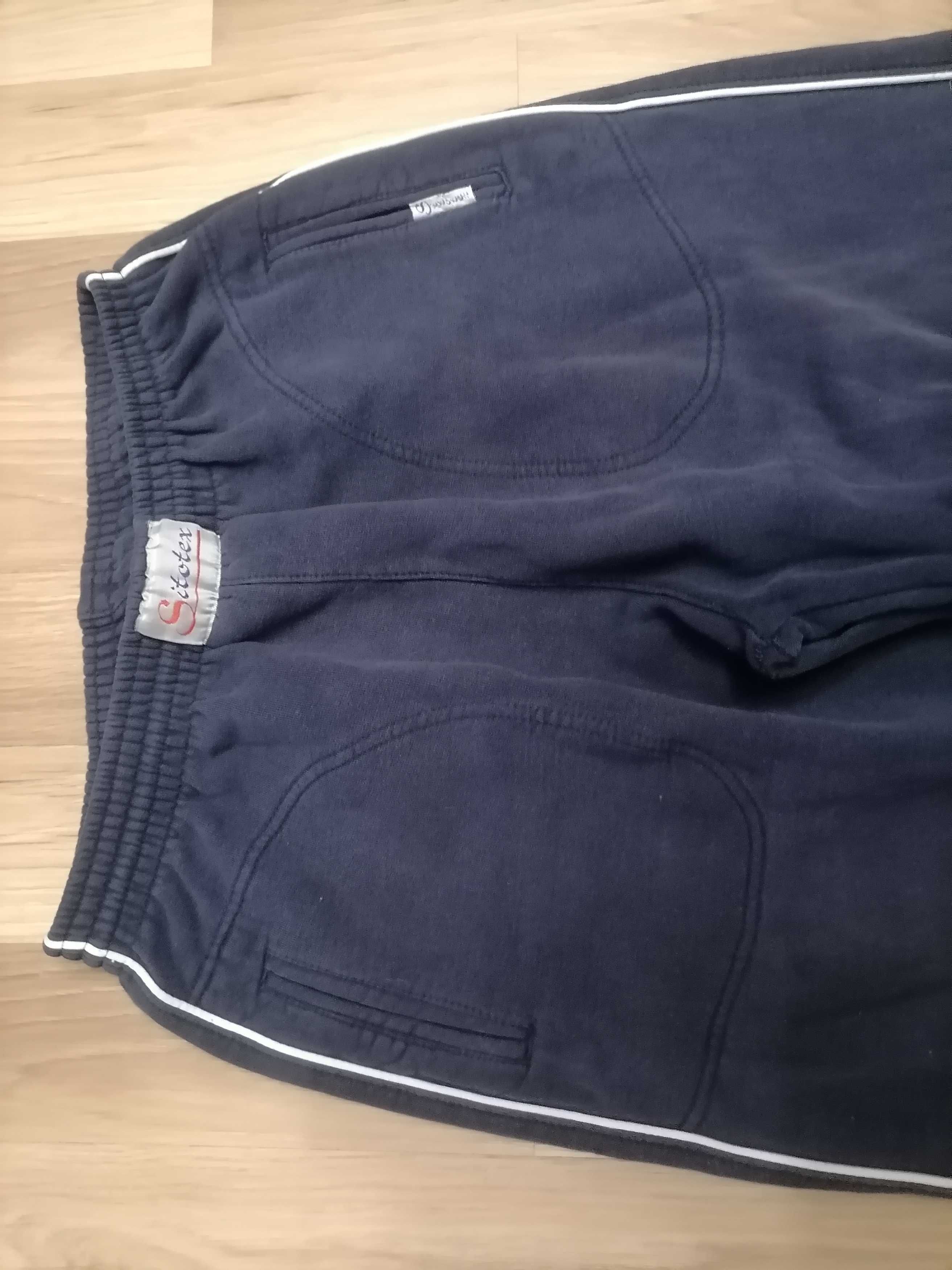 Granatowe spodnie dresowe męskie XL