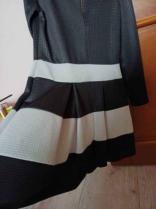 Sukienka 3/4 plisowana 152