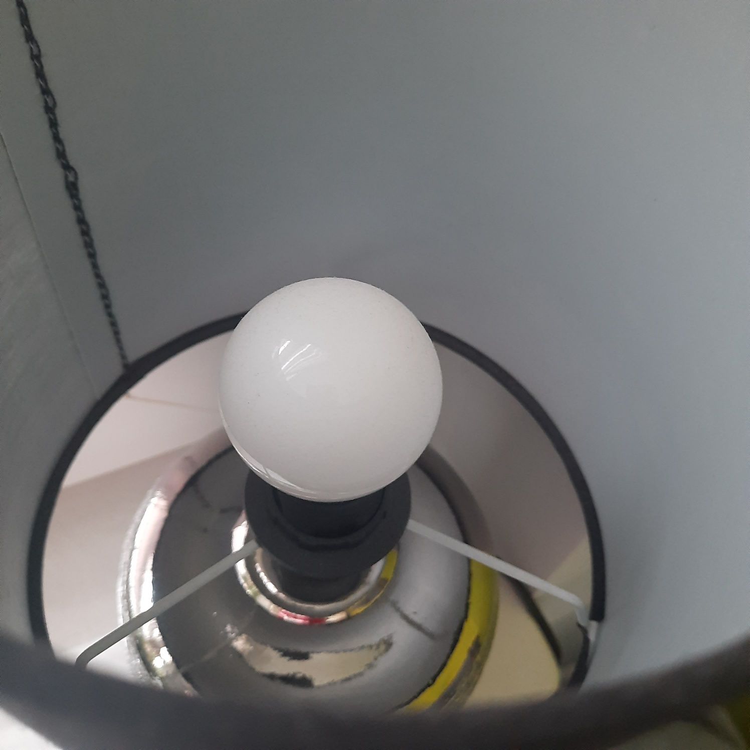 Lampka nocna Czarno srebrna Home&You z żarówką