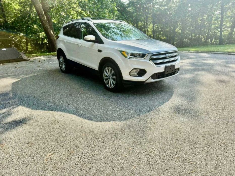 Ford Escape Titanium      2017