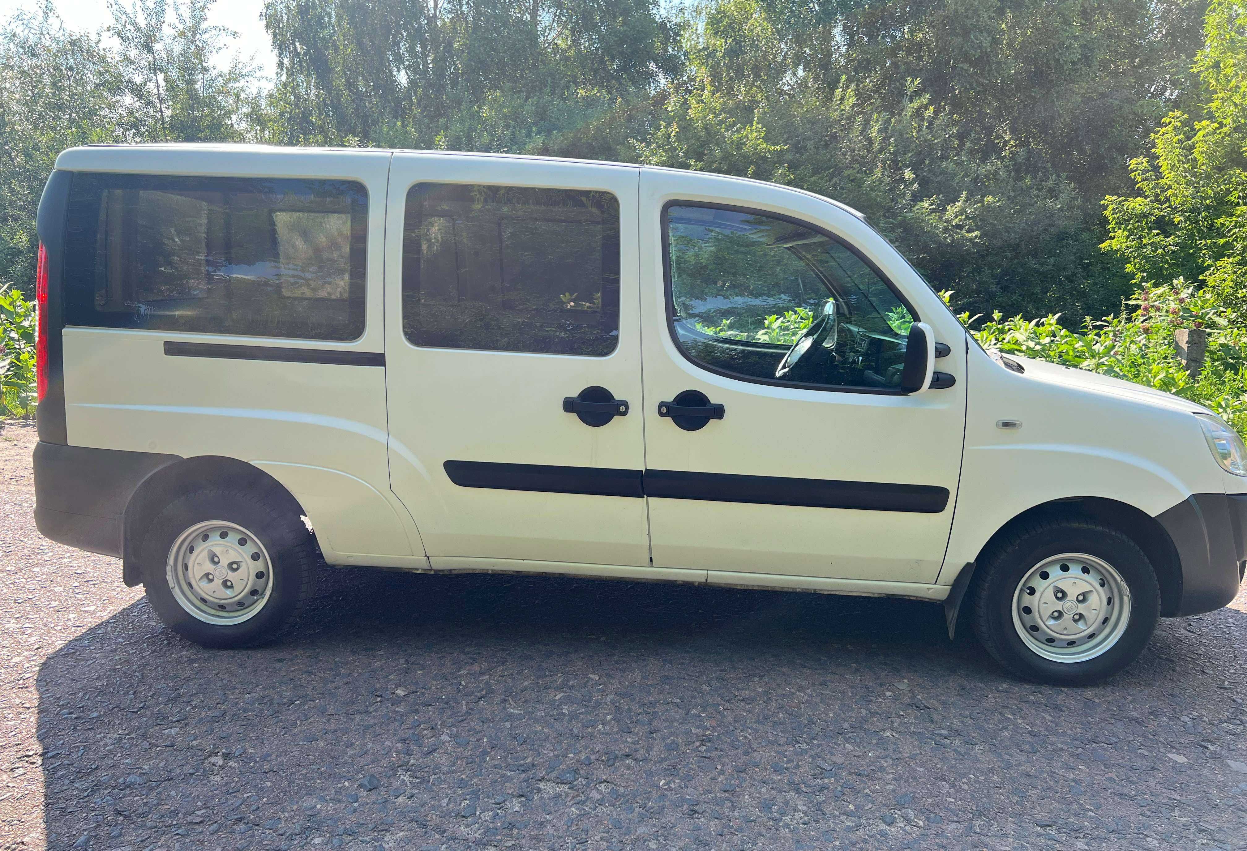 FIAT DOBLO 1.9 Multijet  | Maxi Base | 2010 рік | 7 місць |