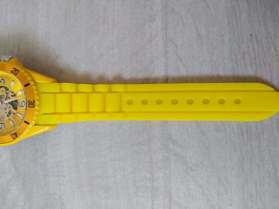 Zegarek St. Tropez V8 z chronometrem, zegarek mechaniczny.