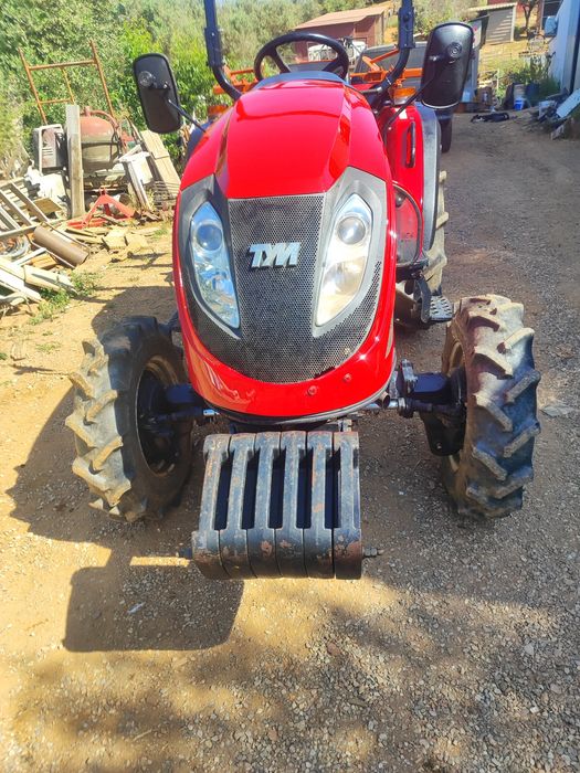 Trator Tym 740 horas