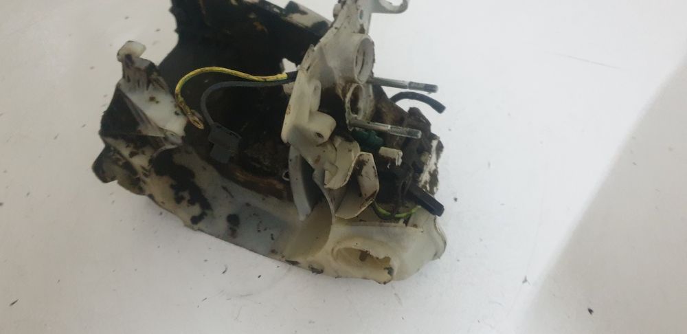 Karter podstawa silnika obudowa zbiornika paliwa stihl ms 181 i 211