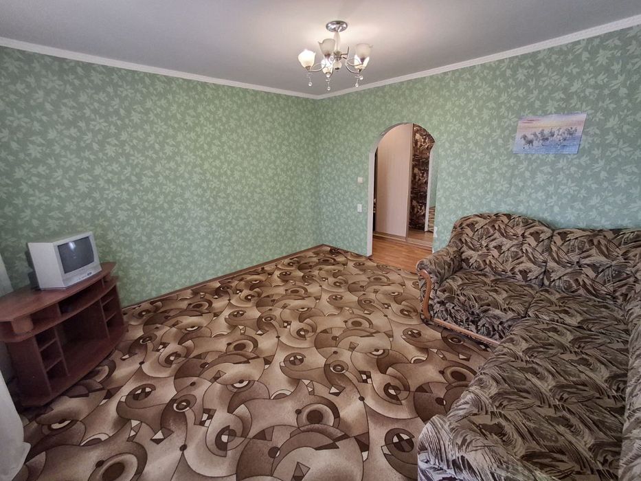 Продається, трикімнатна квартира, Кущівка.