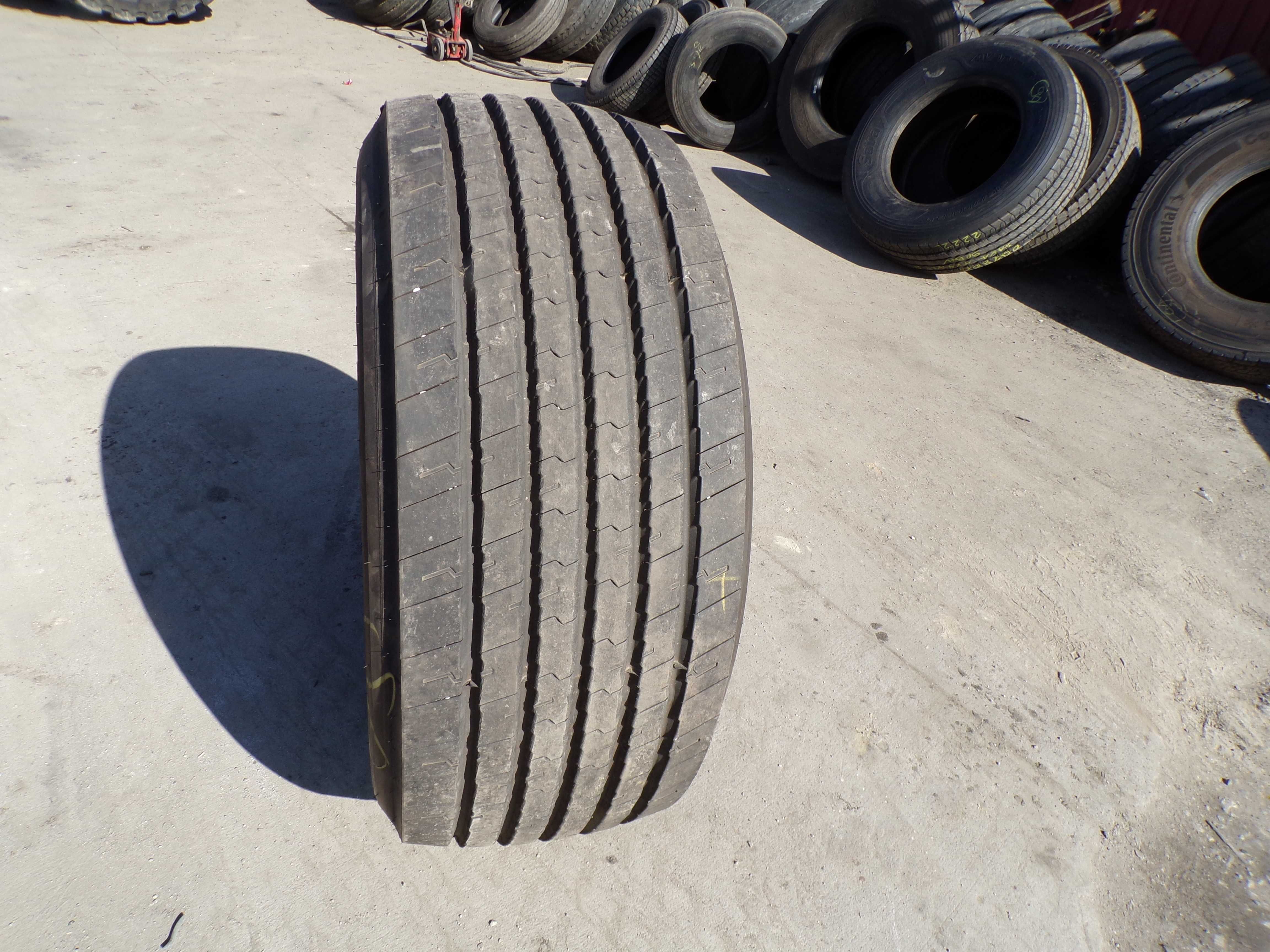 Opona 385/55R22.5 DUNLOP SP 247 (1100 netto)