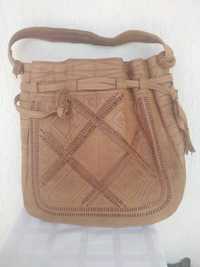 Женская кожанная сумка в восточном стиле,черз плечо.