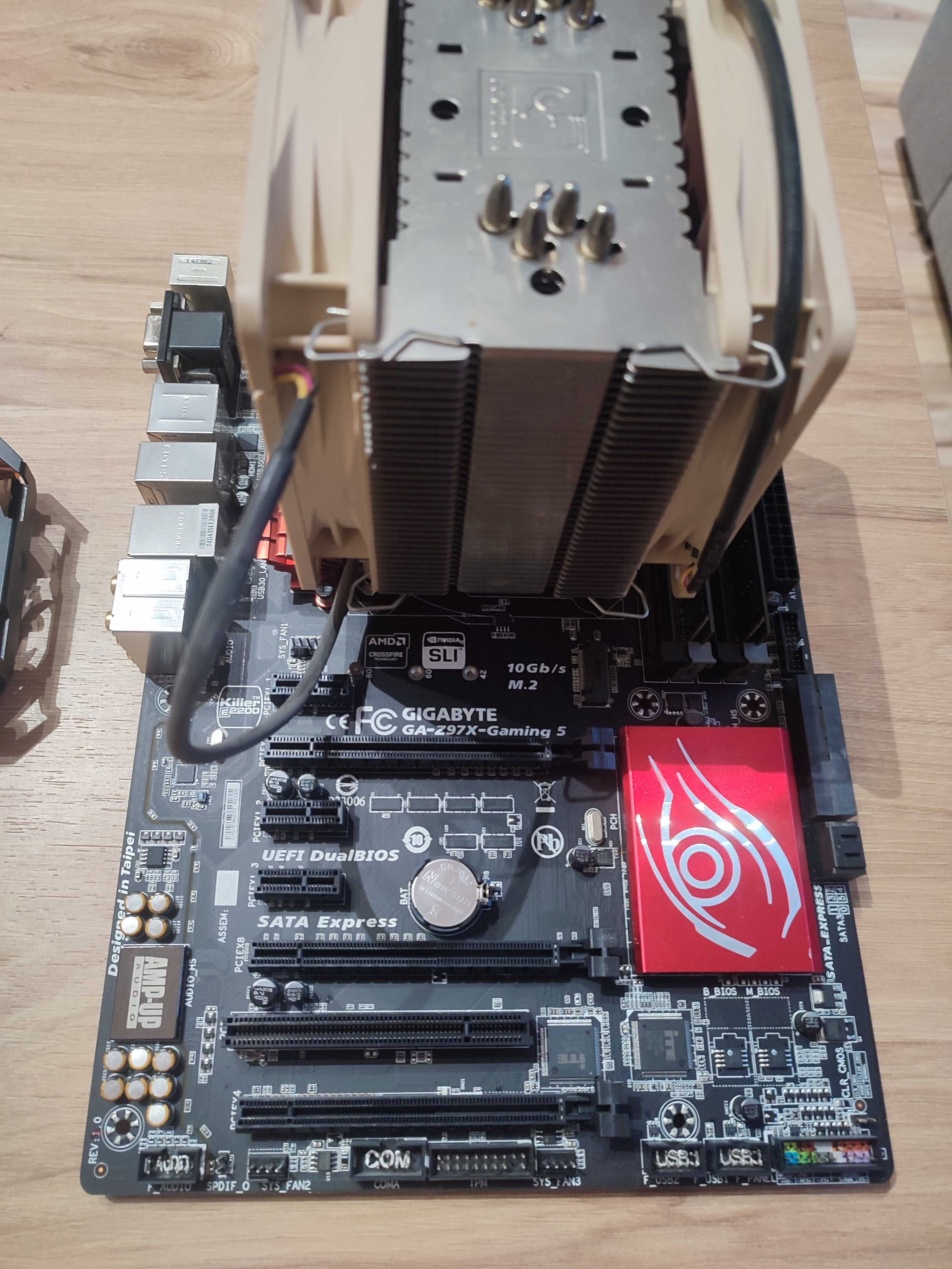 Komputer i5 4670k 16GB DDR3 Radeon R9 290x SLI CROSSFIRE xonar dsx