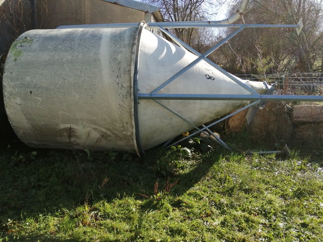 Silo usado em bom estado