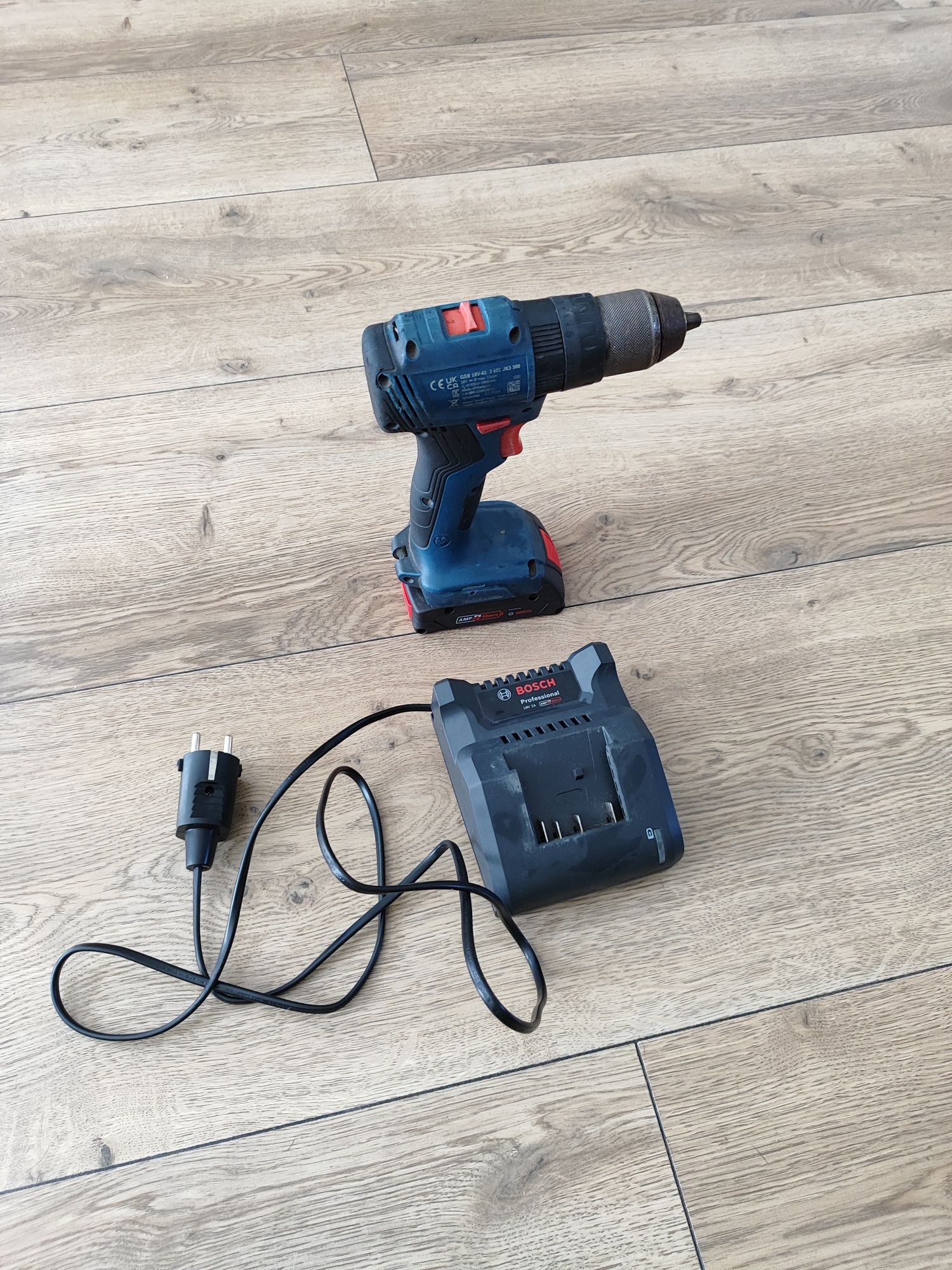 Wkrętarka Bosch Profesional 18v, akumulat, rok 2023or 2ah, ładowarka