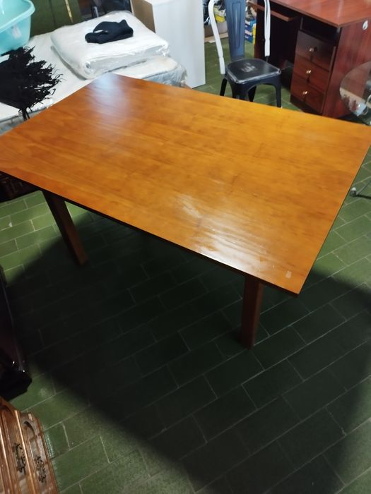 Mesa madeira desocupar 75€