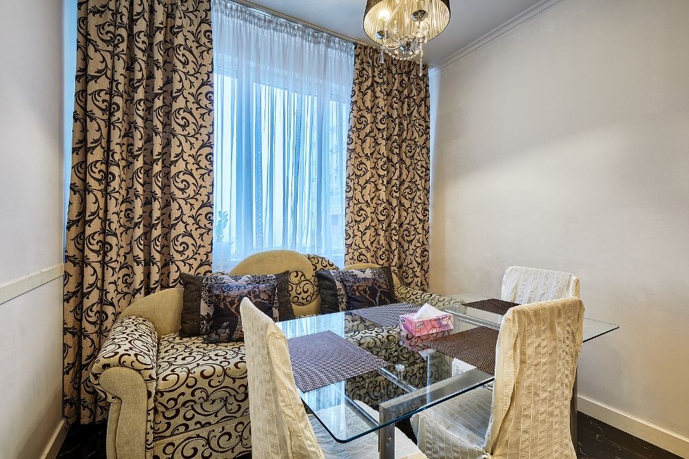 у Botanic Towers подобово з парковкою (N174)