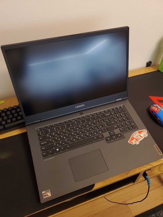 Lenovo Legion 17.3" 144 , Ryzen 7 , RTX 2060 NVIDIA