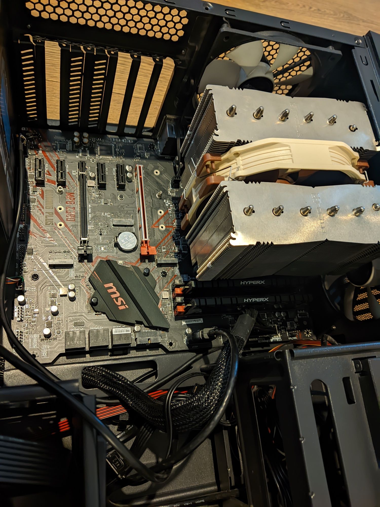 Продаю комплект i9 9900, MSI Z390,  16 gb ddr4 4000mhz, Noctua NH-D15S