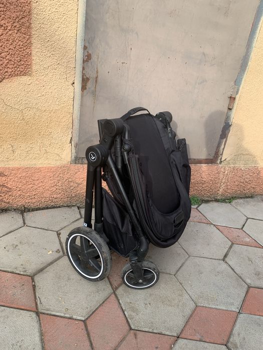 Коляска FreeON 3 в 1 , легка та компактна
