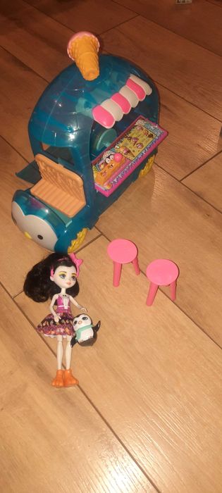 Enchantimals pingwinek z budka z lodami