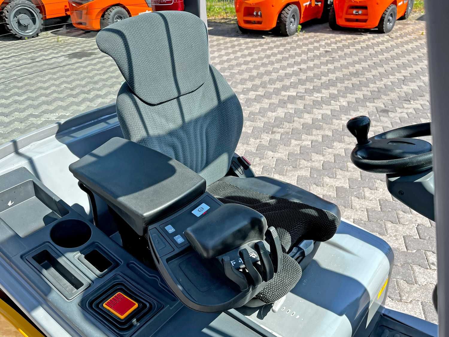 Wózek widłowy elektryczny Jungheinrich EFG216K 3,3m duplex wolny skok