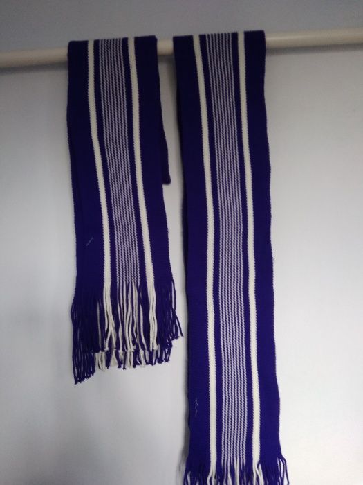 Продам нові два шарфи