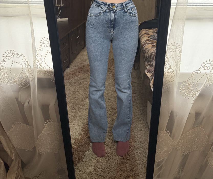 Джинси жіночі світло-блакитні!