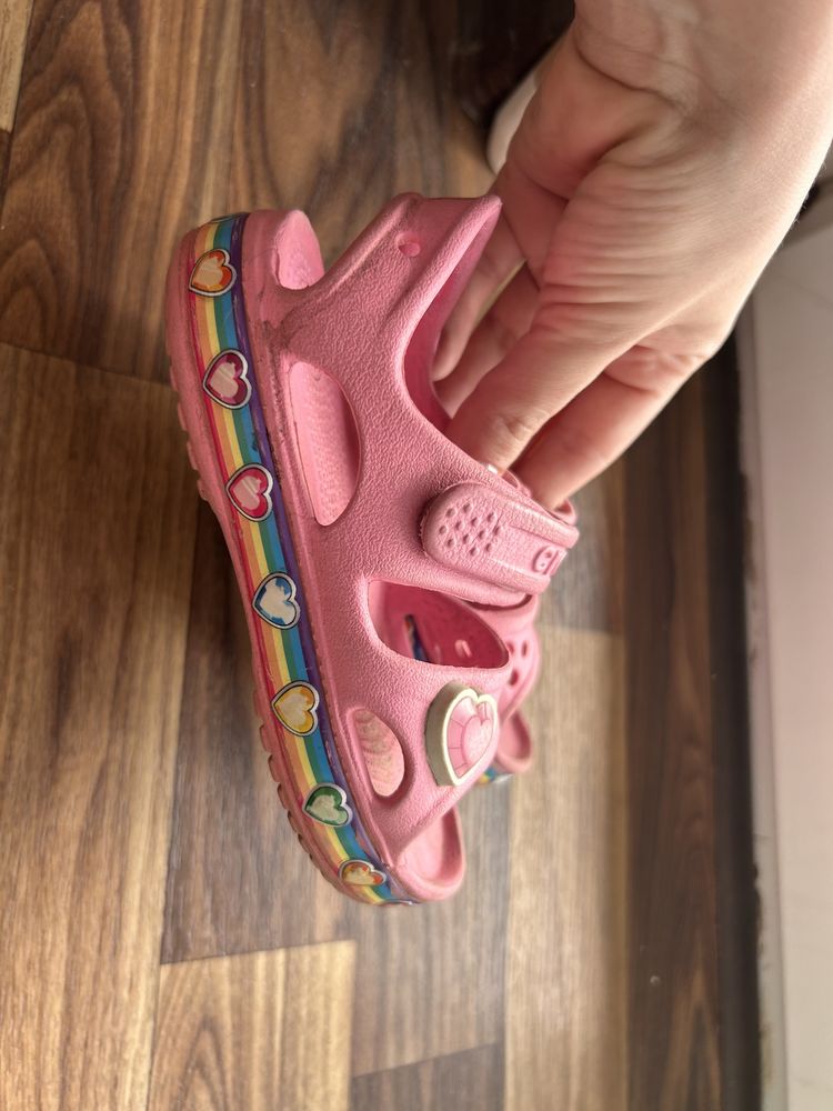 Crocs c8 сандали на девочку