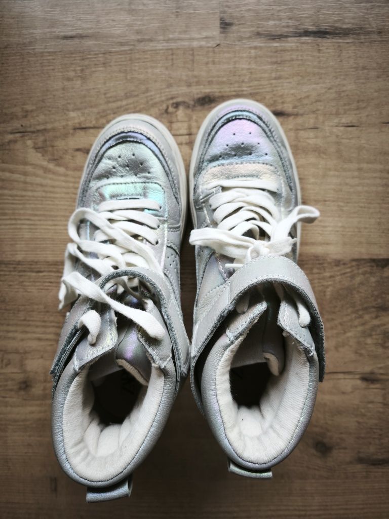 Zara bota prateada 37