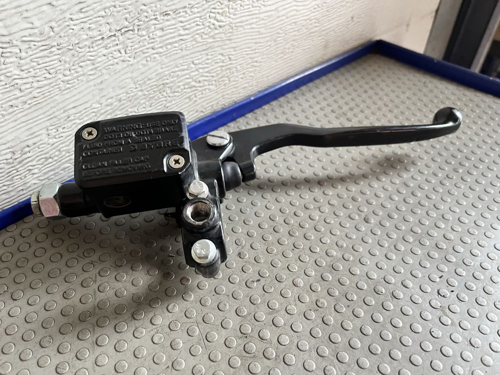 Pompa hamukcowa przód klamka hamulca  ktm duke 125 390