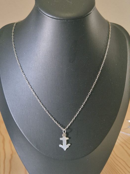 Fio em prata com ancora