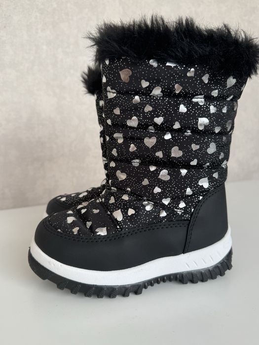 Утеплені чоботи / зимове взуття / дитяче взуття 26 р