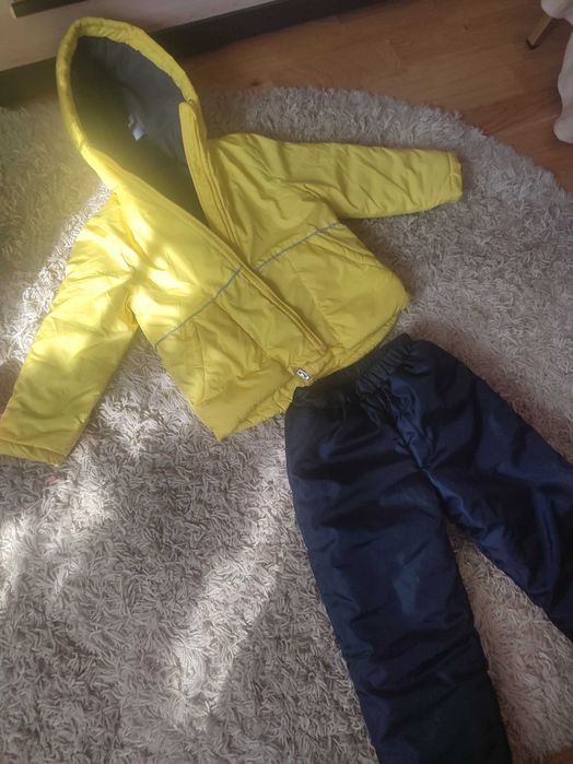 Продам зимовий теплий  комплект дитячий на 3-4 роки
