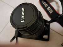 Aparta Canon EOS 1000D sprzedaje jako uszkodzony z torbą