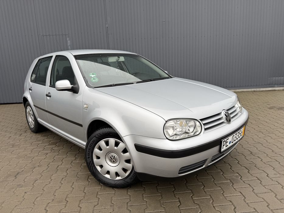 Volkswagen Golf  -2003 року