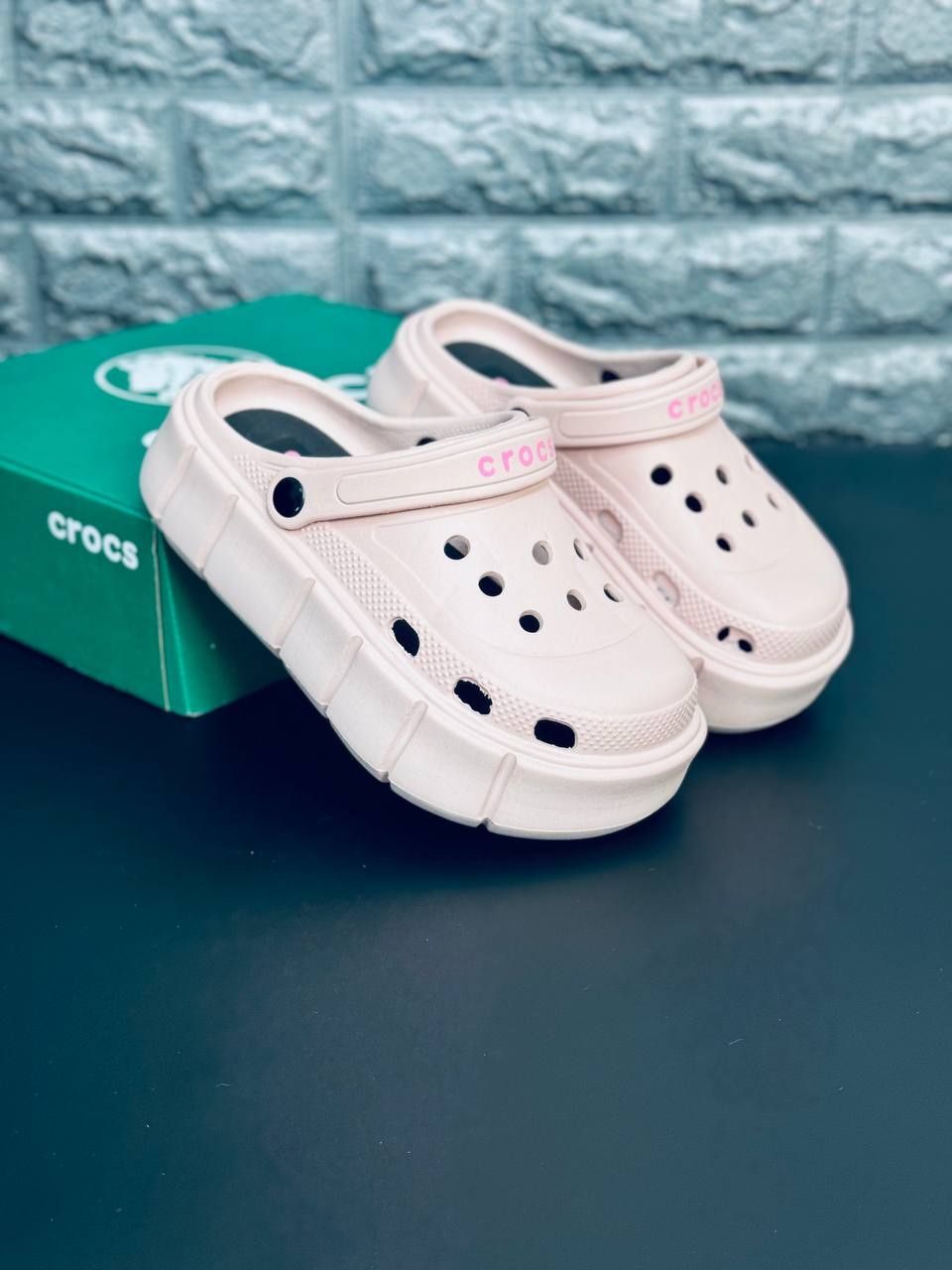 Женские Шлепанцы Crocs Розовые Шлепанцы Crocs