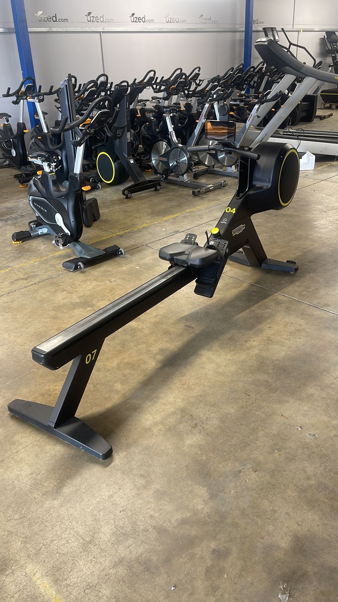 Гребний тренажер Technogym SKILLROW