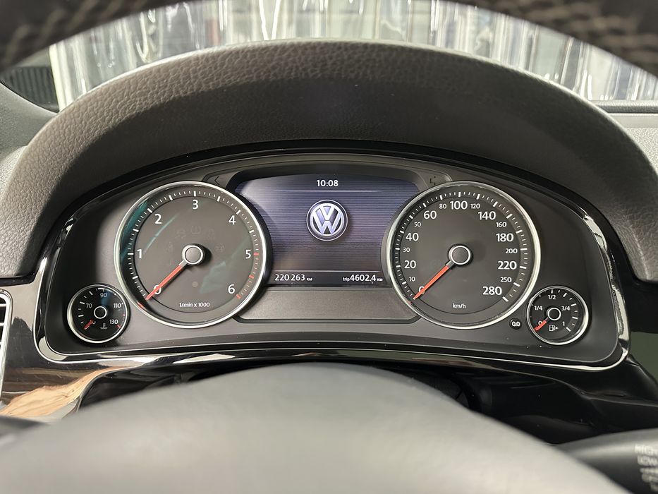 Продам VOLKSWAGEN Touareg