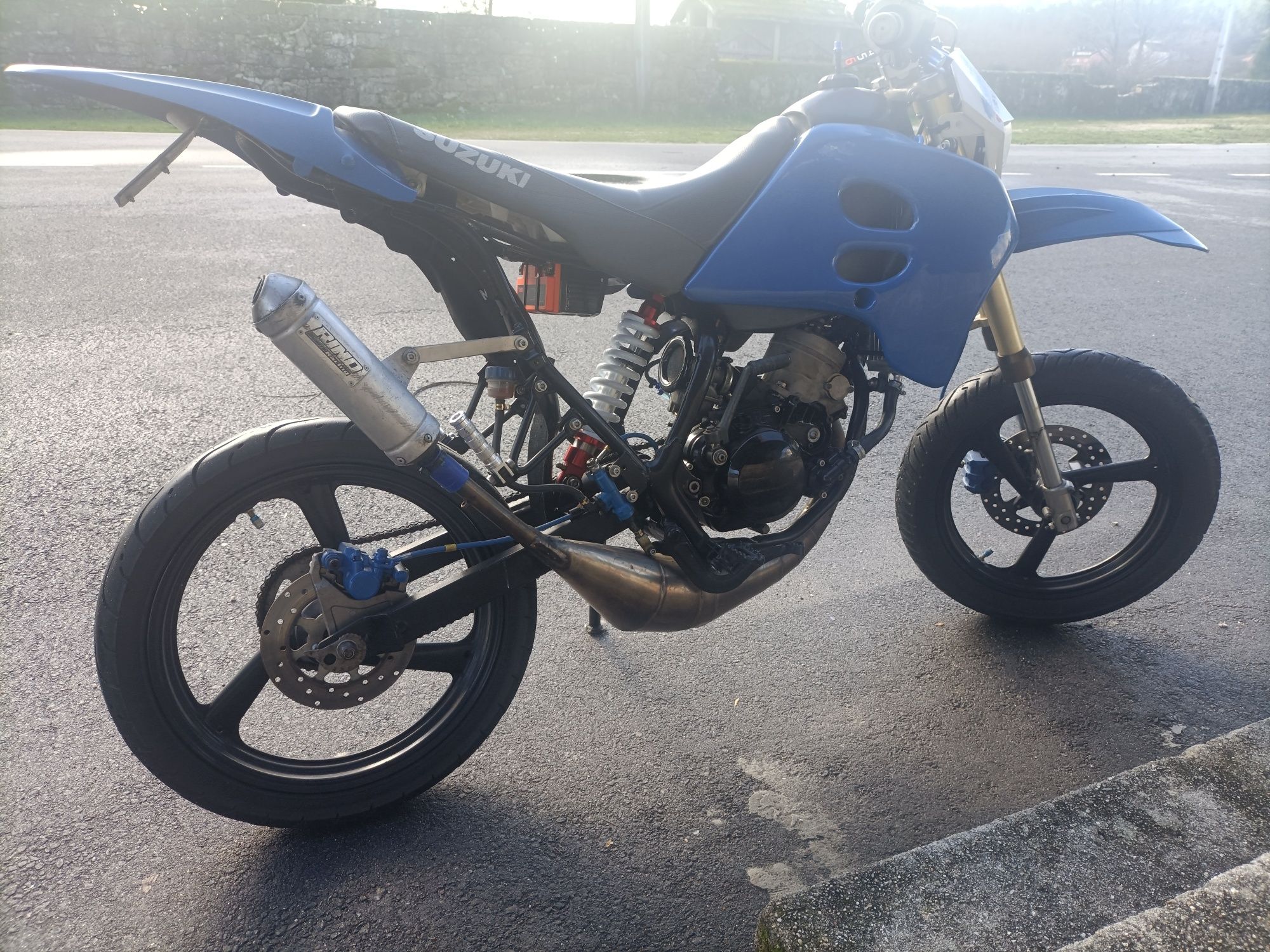 Suzuki RMX50  brava