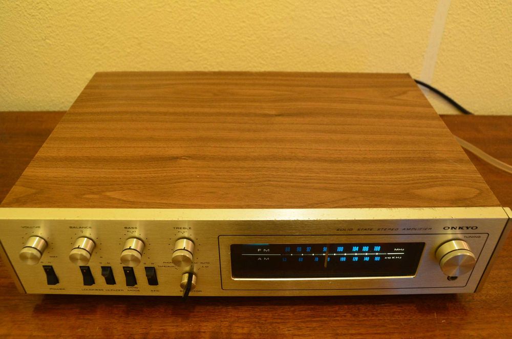 Amplificador/ Receiver Onkyo Dinamic Four 800