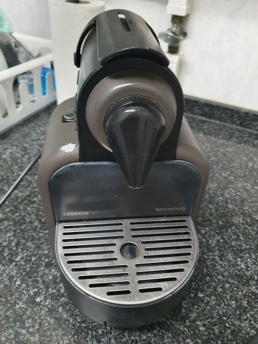 Máquina de café nespresso ESSENZA - para peças