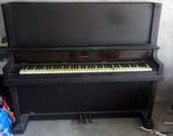 Piano Sterling antigo (1910)